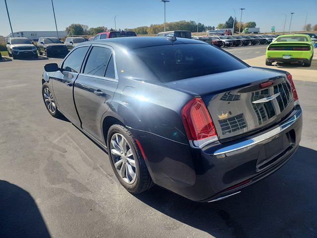 2018 chrysler 300 touring