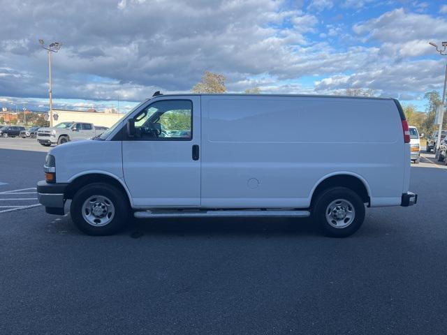 2022 chevrolet express 2500 rwd 2500 regular wheelbase wt