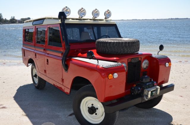 1967 land rover series 109 pre defender. 12 seater