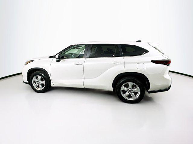 2024 toyota highlander le