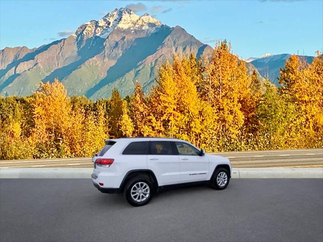 2022 jeep grand cherokee laredo