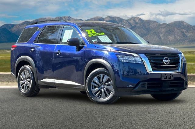 2022 nissan pathfinder sv