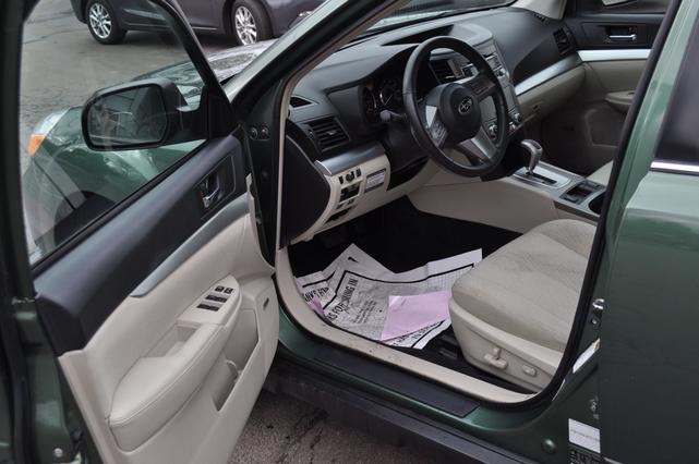 2010 subaru outback prem hk audio/pwr moon