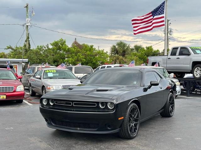2016 dodge challenger sxt