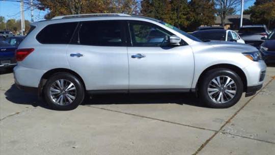 2017 nissan pathfinder s