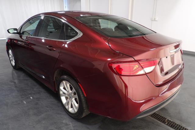 2016 chrysler 200 lx