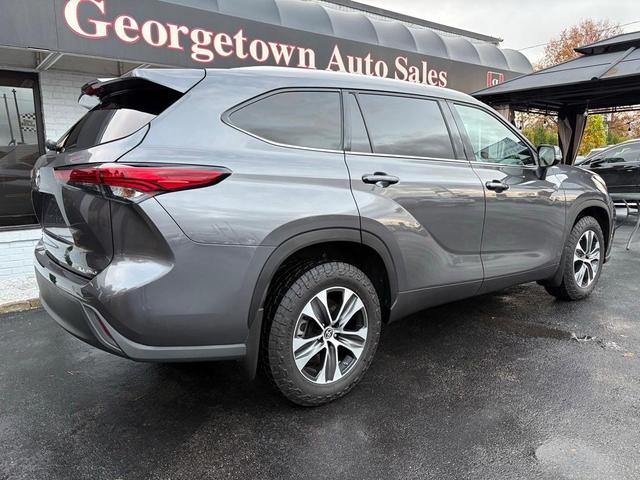 2022 toyota highlander xle