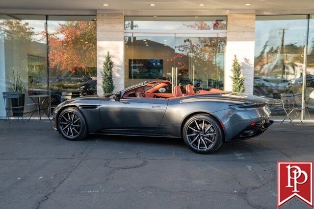 2020 aston martin db11