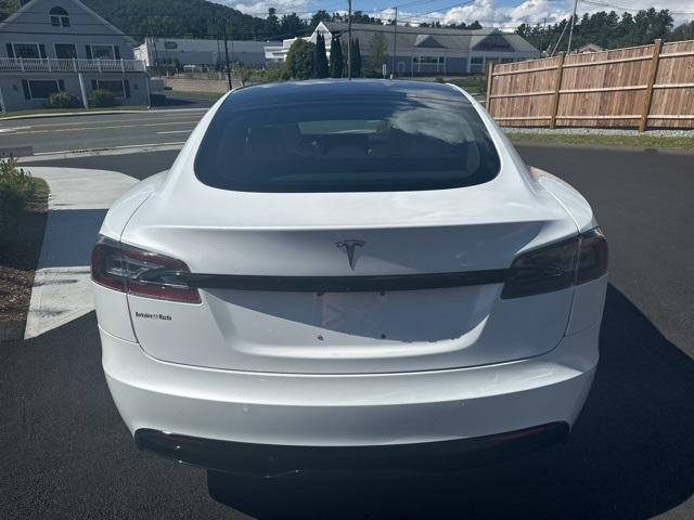 2022 tesla model s base