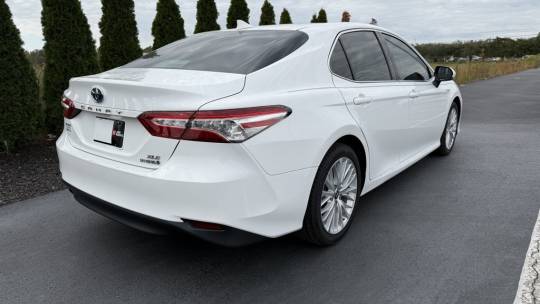 2020 Toyota Camry hybrid xle