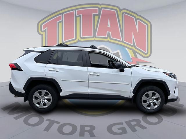 2021 toyota rav4 le
