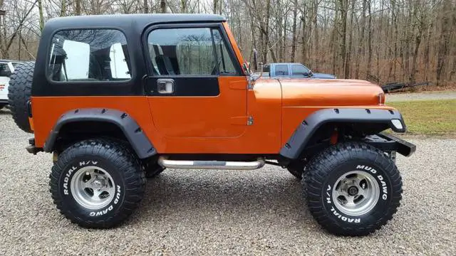 cj7 jeep wrangler fiberglass tub, 304 v8 super nice!!