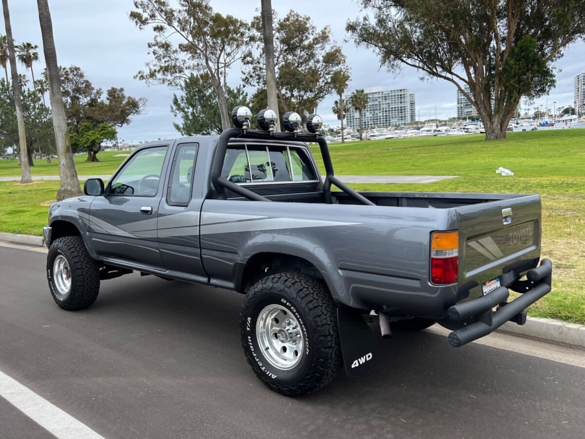 1989 toyota pickup 4x4 xtra cab 4wd pickup truck 22re 2.4l cold a/c restored!
