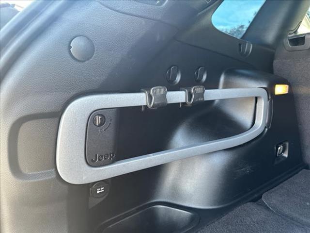 2014 jeep cherokee sport