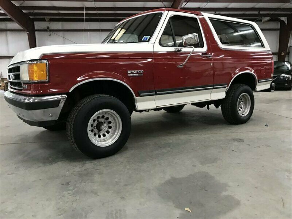 1989 ford bronco, red with 140000 miles available now!