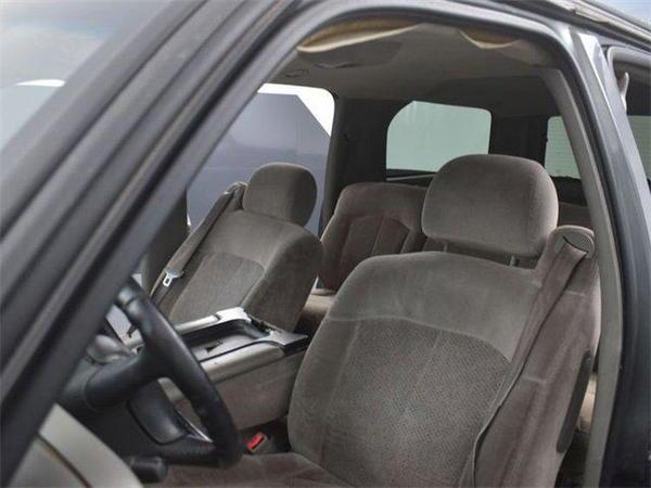 2002 chevrolet suburban 1500 in saint louis, missouri