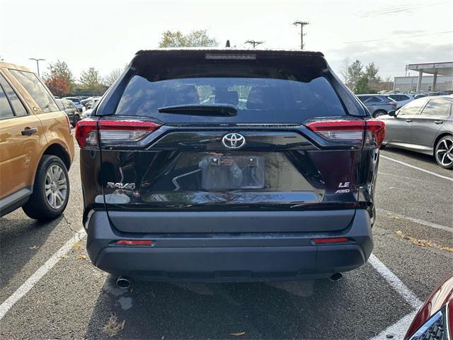 2022 toyota rav4 le
