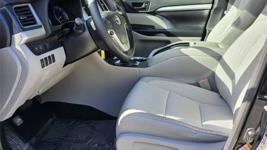 2017 Toyota Highlander