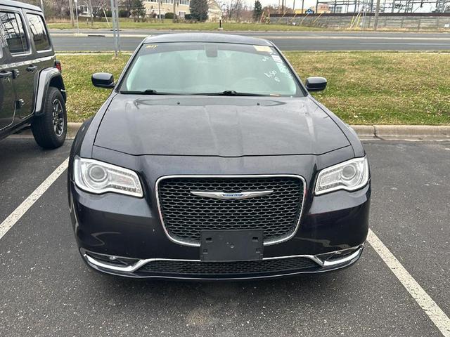 2019 chrysler 300 touring
