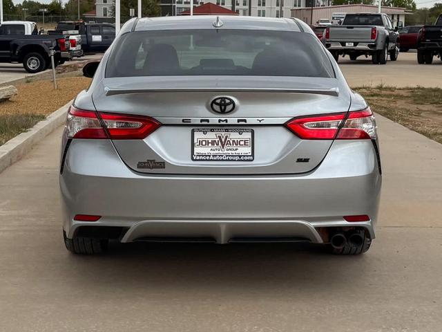 2020 toyota camry se