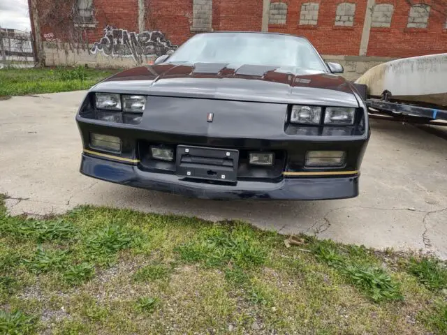 1985 chevrolet camaro iroc z original survivor black needs work. 60 pictures