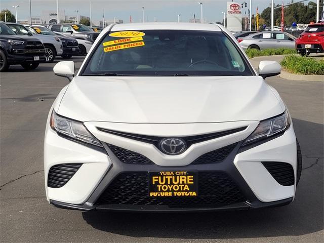 2020 toyota camry se