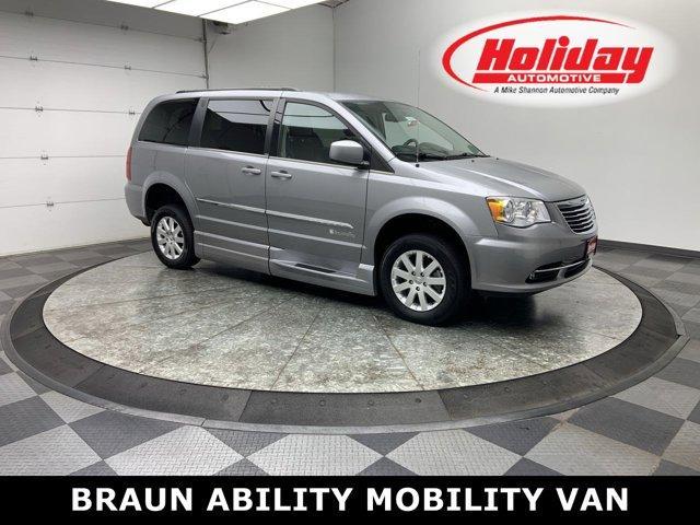 2014 chrysler town & country touring