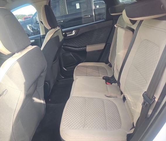 2020 ford escape se