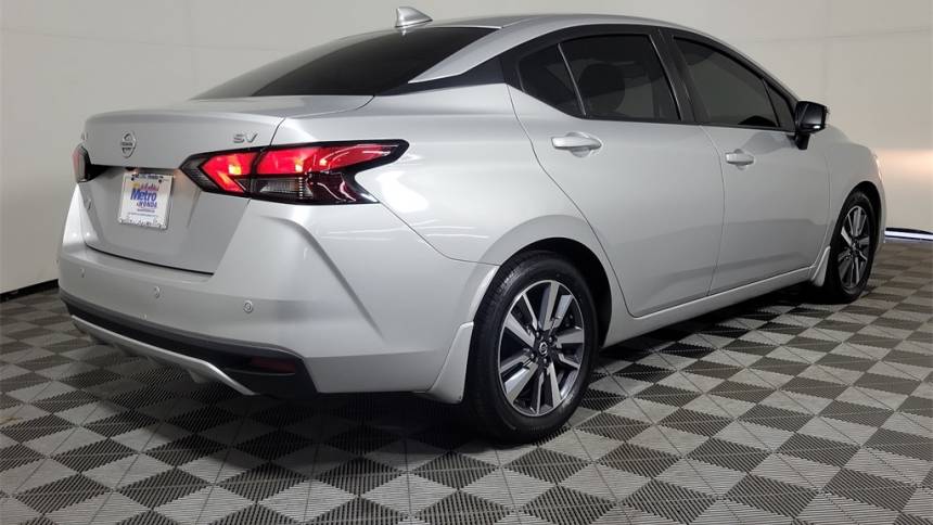 2020 nissan versa sv