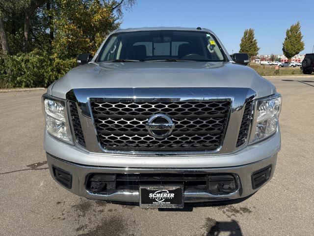 2018 nissan titan sv