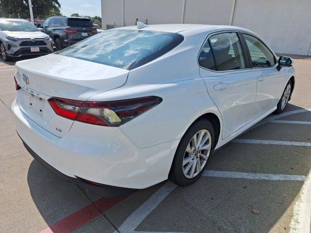 2022 toyota camry le