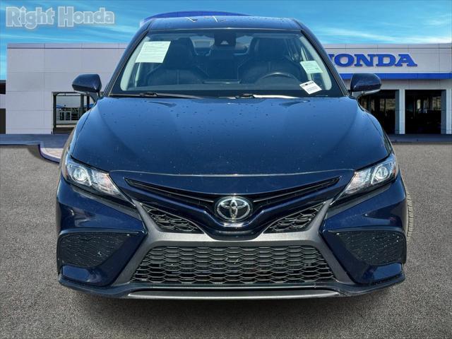 2022 toyota camry se