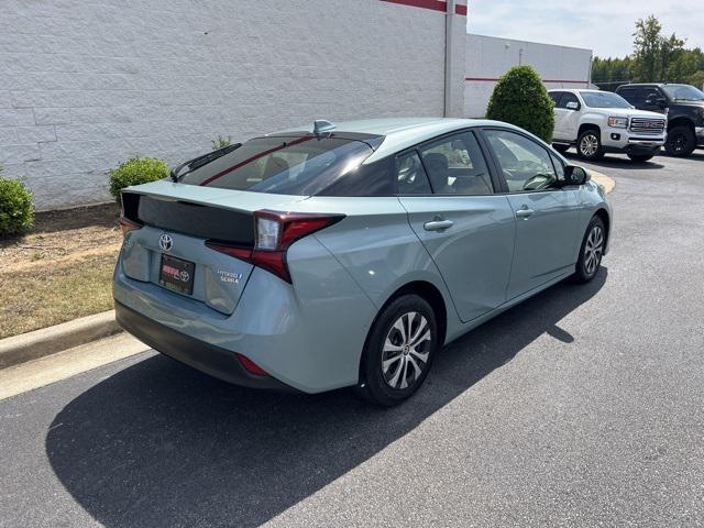 2021 toyota prius le