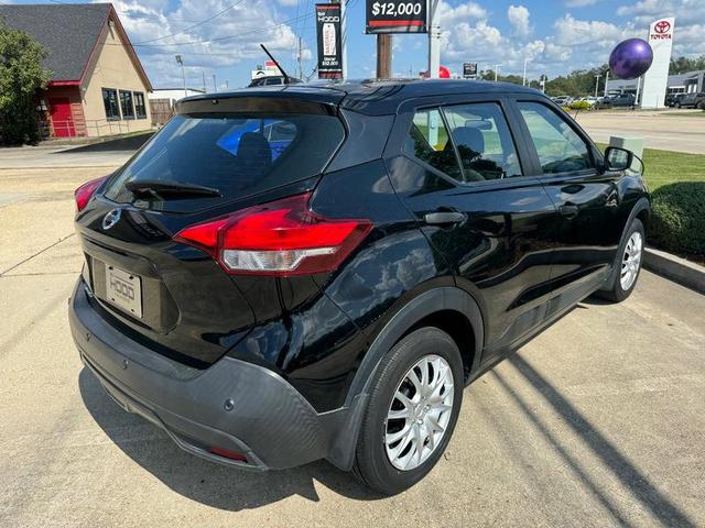 2020 nissan kicks s