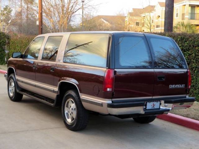 1993 chevrolet suburban k1500 4x4 63k leather seats mint condition 2-owner rare!