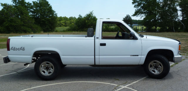 1989 chevy c1500 4wd automatic pickup with cap