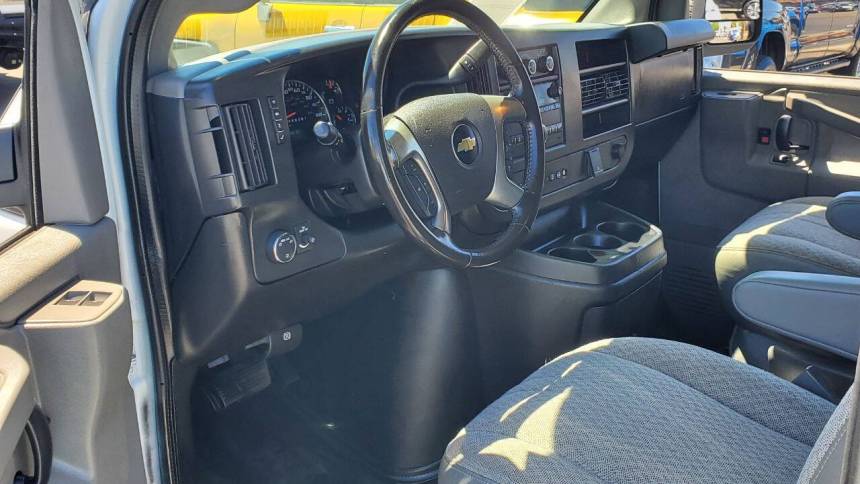 2017 chevrolet express 2500
