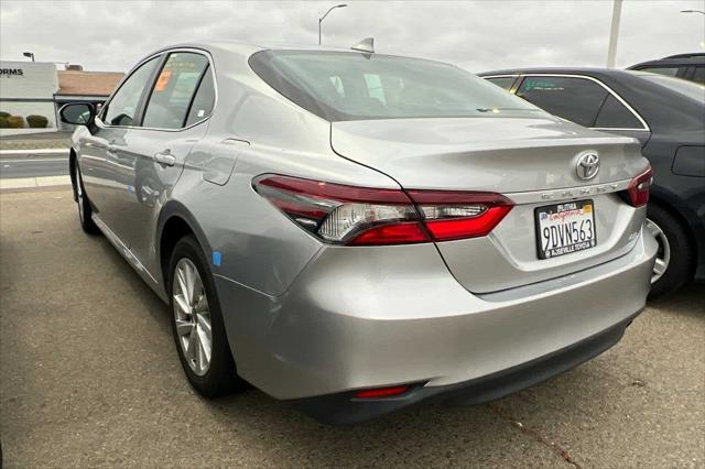2023 toyota camry le
