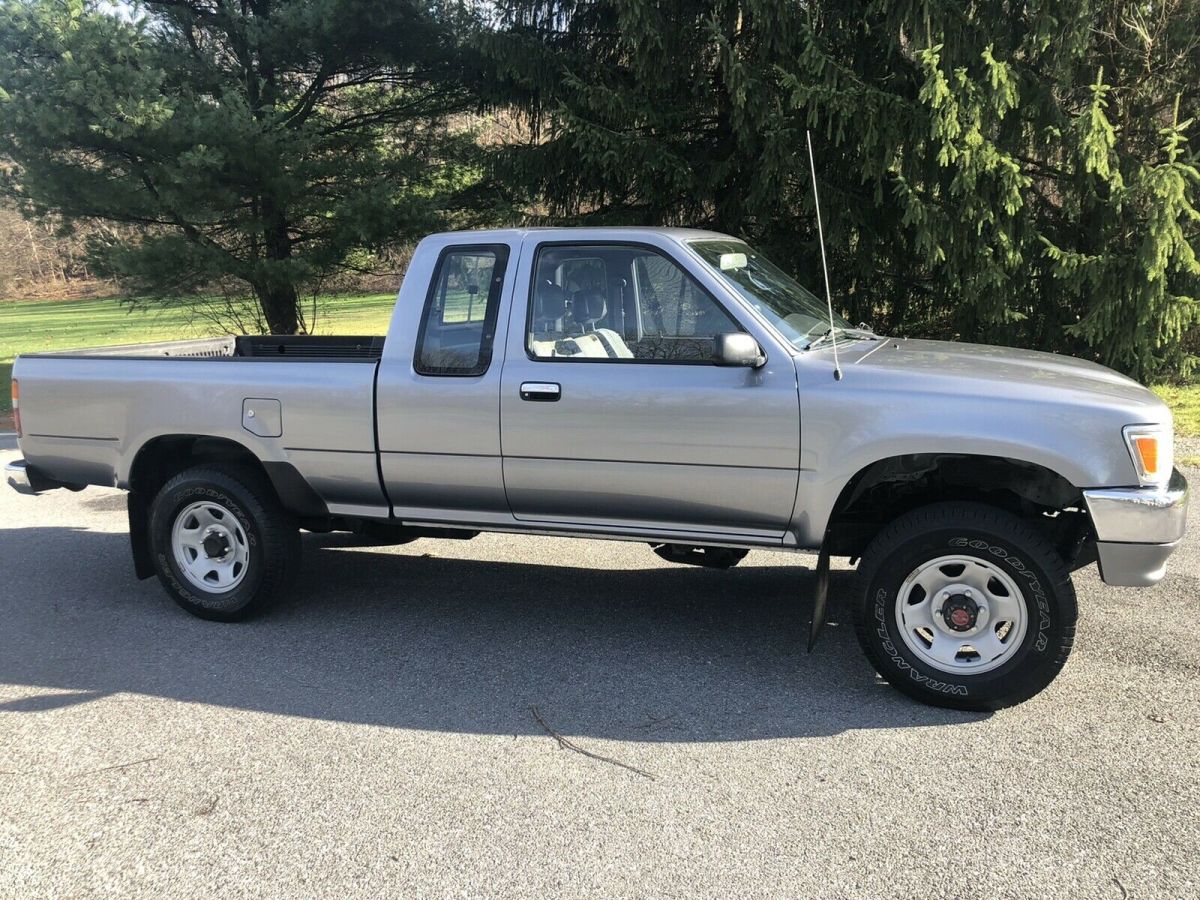 1993 toyota pickup pickup grey 4wd automatic 1/2 ton extra long wheelbase dx
