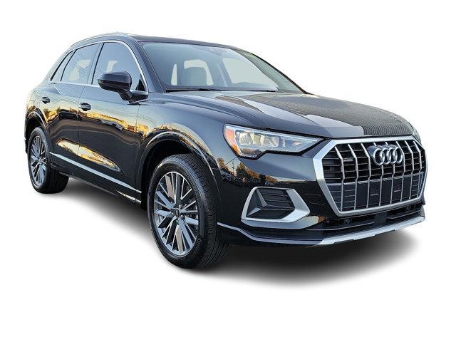 2022 audi q3 40 premium