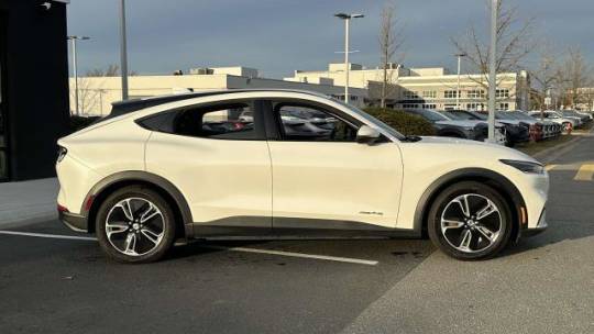 2022 ford mustang mach-e select