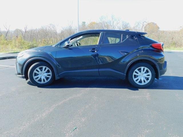 2021 toyota c-hr le