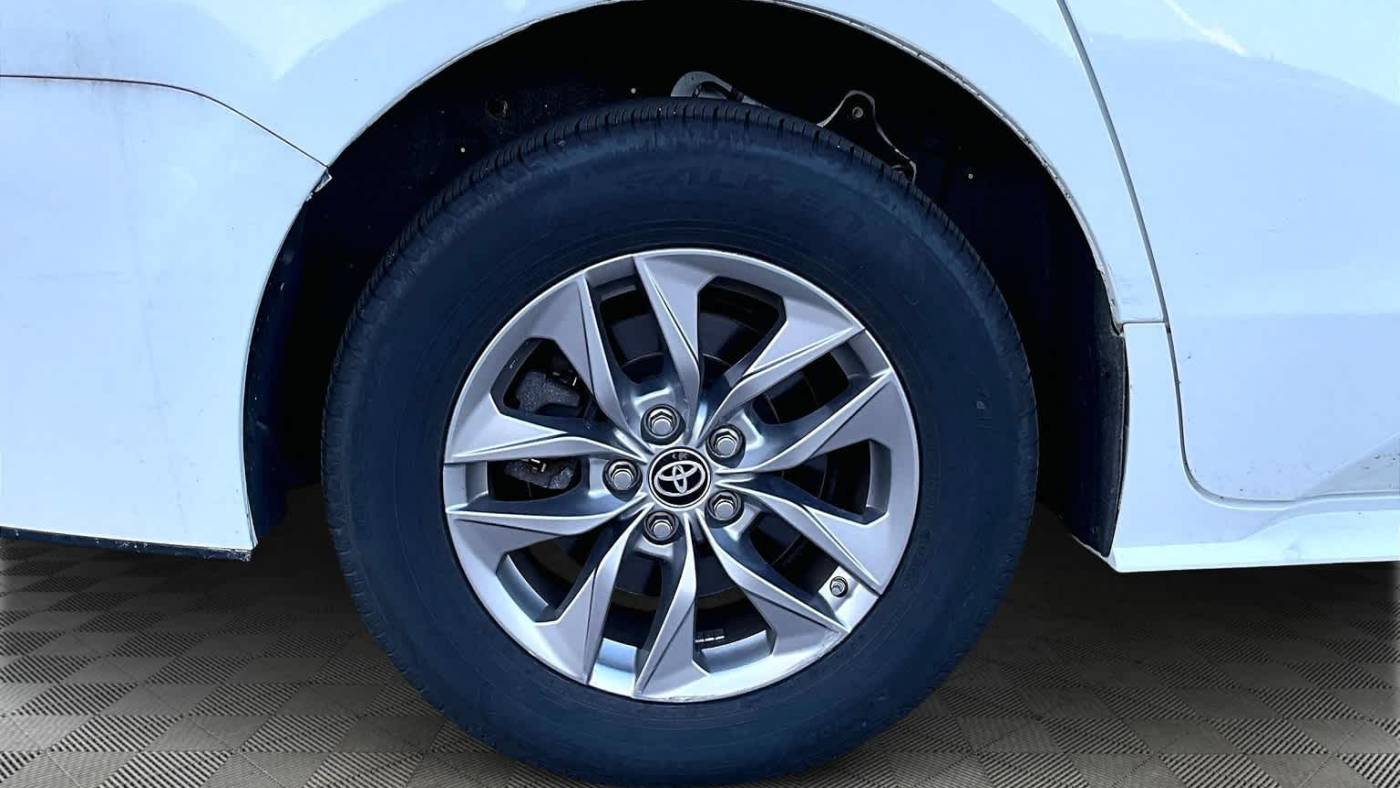 2021 toyota sienna le 8-passenger