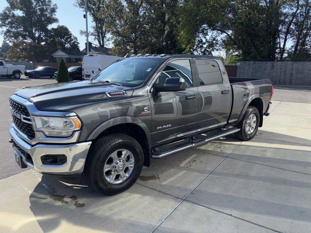 2022 ram 3500 big horn crew cab 4x4 64' box