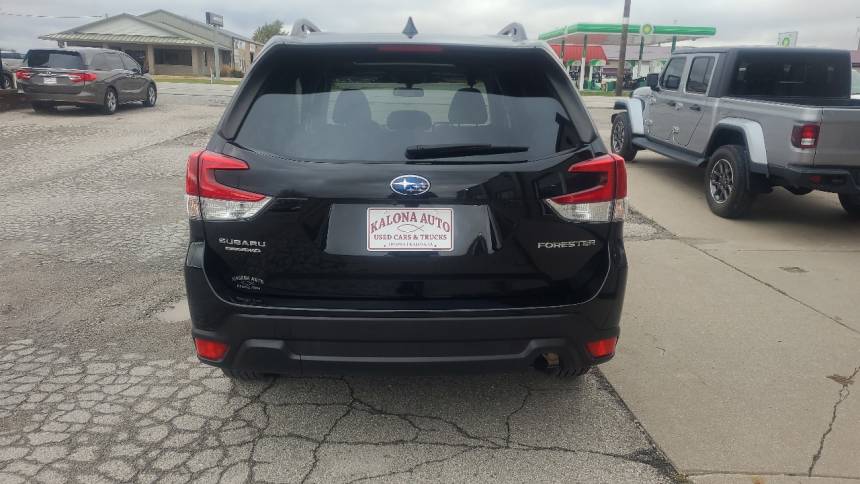 2022 subaru forester premium