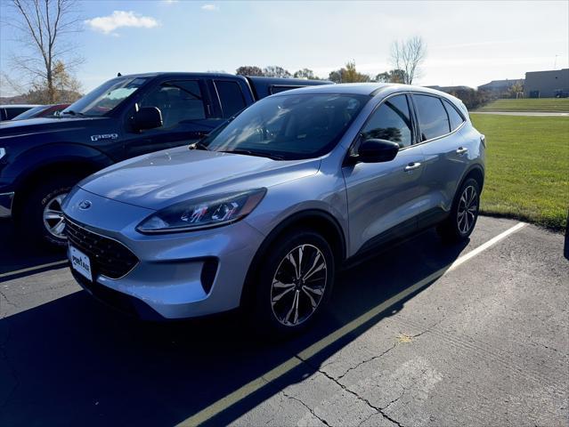 2022 ford escape se