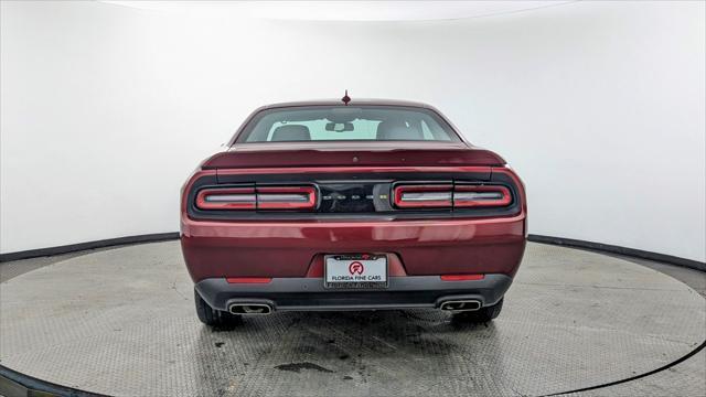 2022 dodge challenger sxt