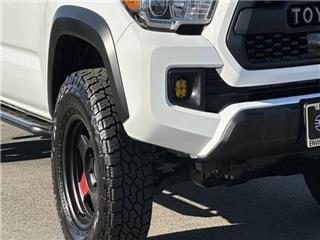 2019 Toyota Tacoma trd off-road