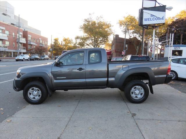 2013 toyota tacoma base