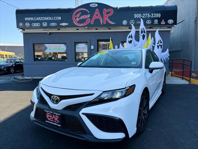 2021 toyota camry se